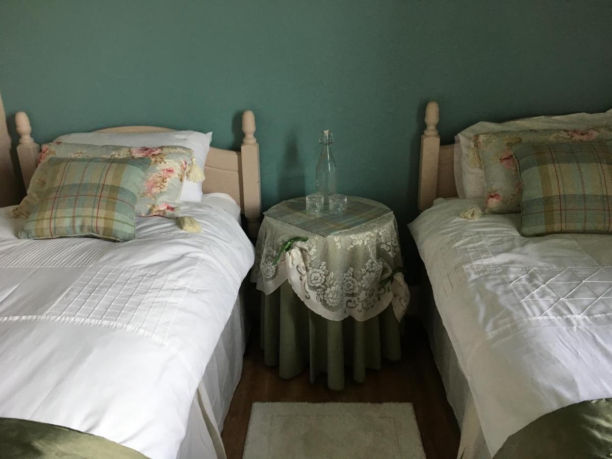 Ballyginniff Farm House Крумлин Экстерьер фото